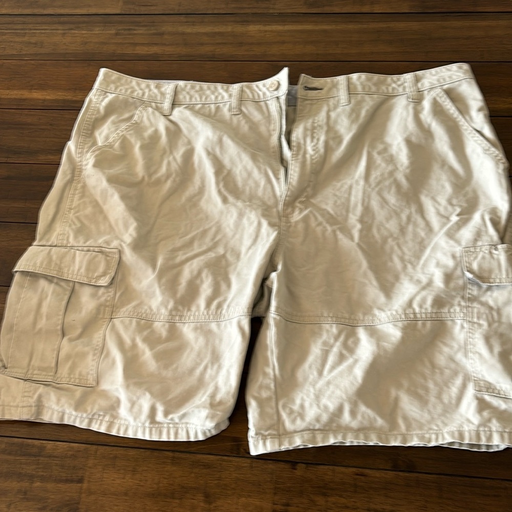 Men’s cargo shorts